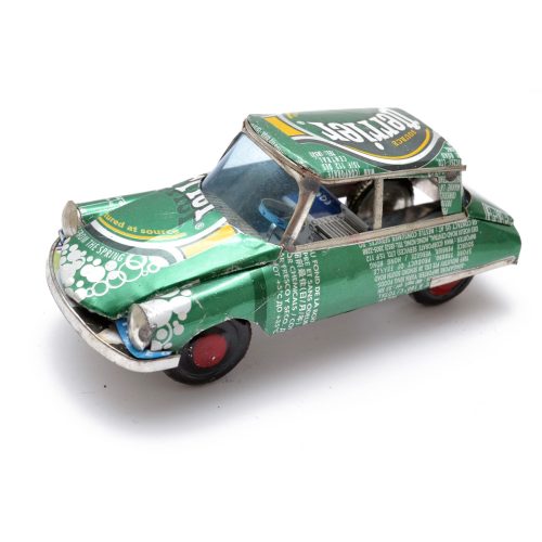 Voiture métal recyclé Madagascar
